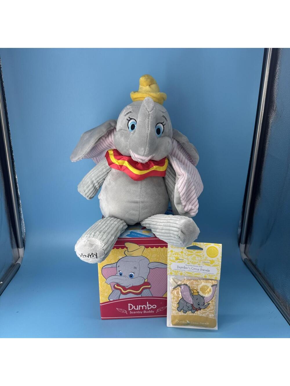 Disney Dumbo Scentsy Buddy 17" Plush - RETIRED - Brand New In Box - Picture 3 of 13